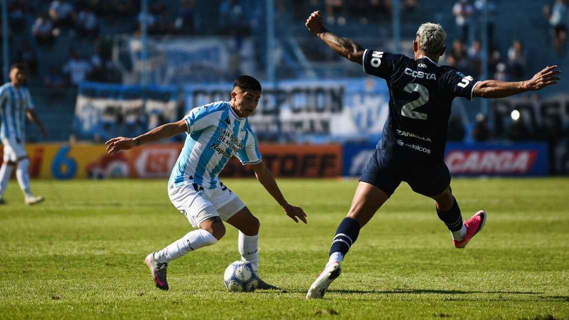 Atlético Tucumán debutó con un empate 0-0 frente a Independiente Rivadavia en un partido parejo, con pocas emociones y en el que los arqueros fueron determinantes.