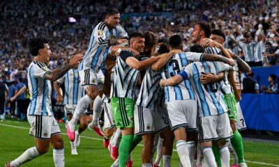Argentina necesitó 120 minutos, otro gol de Messi y dos salvadas decisivas de Dibu Martínez para eliminar 3-2 a la heroica Cabo Verde.