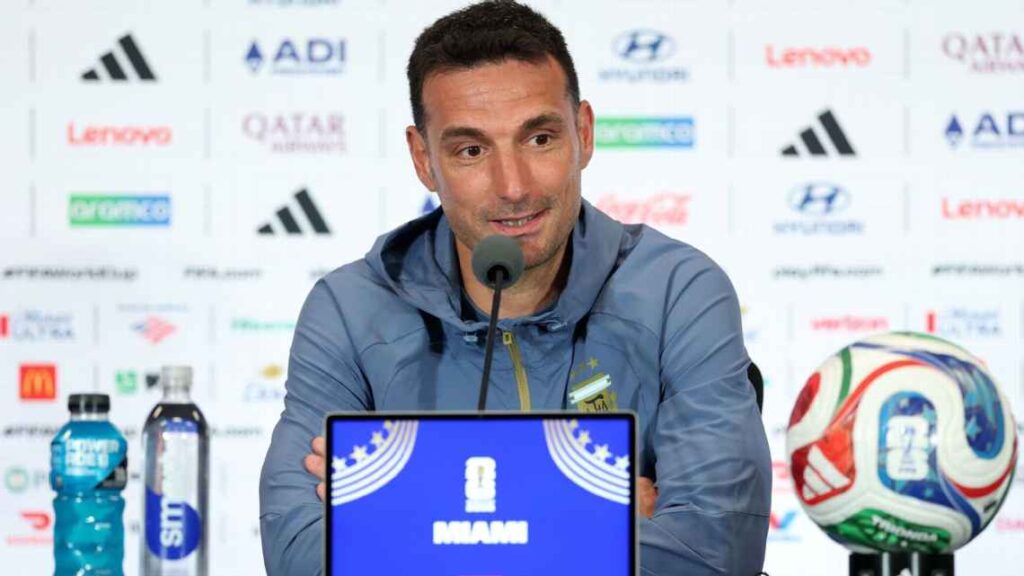 Argentina ajusta el equipo para enfrentar a Egipto: Messi jugará, Paredes recuperará su lugar y Scaloni busca mayor control tras el sufrimiento ante Cabo Verde.