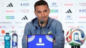 Argentina ajusta el equipo para enfrentar a Egipto: Messi jugará, Paredes recuperará su lugar y Scaloni busca mayor control tras el sufrimiento ante Cabo Verde.