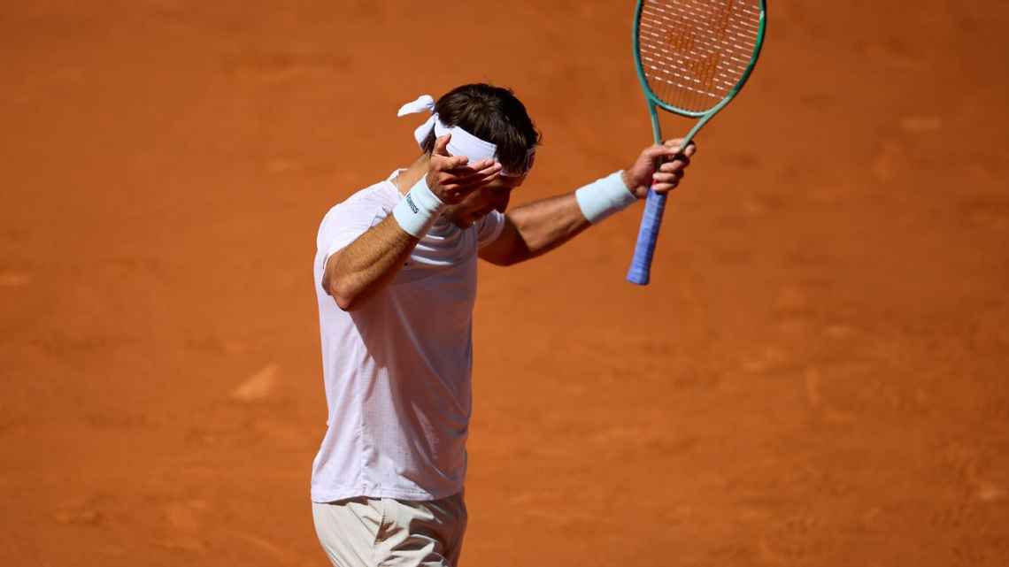 Tomás Etcheverry venció a Ignacio Buse por 6-2 y 7-5, remontó un 2-5 en el segundo set y es semifinalista en el ATP de Kitzbühel.