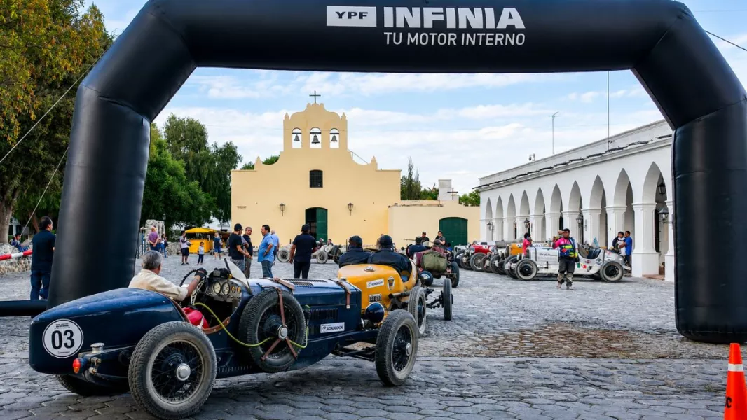 Salta será la cabecera del Gran Premio YPF de Baquets, que reunirá a más de 40 autos históricos y recorrerá cinco provincias del NOA.