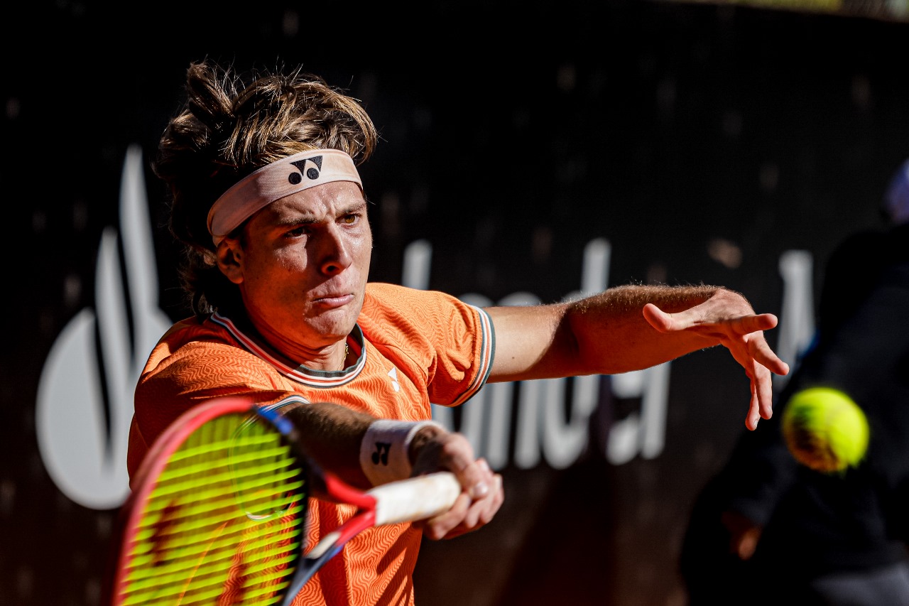 Ugo Carabelli, Midon y La Serna avanzaron en una jornada con actividad en seis torneos del Mundo Challenger masculino.