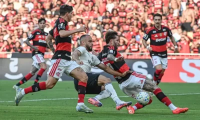 Flamengo aprovechó el tropiezo de Palmeiras y volvió a meterse de lleno en la pelea por el título del Brasileirão 2026.