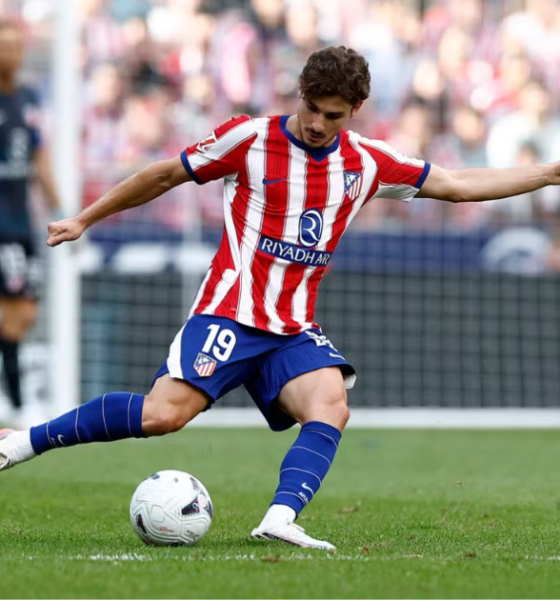 Barcelona goleó al Elche, Getafe venció a Racing y Atlético igualó con Villarreal en una jornada que tuvo a Julián Álvarez como gran protagonista fuera y dentro del campo.