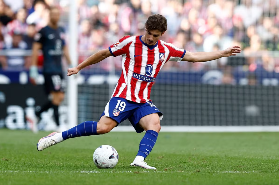 Barcelona goleó al Elche, Getafe venció a Racing y Atlético igualó con Villarreal en una jornada que tuvo a Julián Álvarez como gran protagonista fuera y dentro del campo.