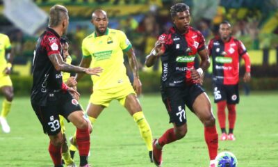 Bucaramanga y Cúcuta empataron 1-1 en un clásico marcado por un penal atajado, una expulsión y un gol anulado sobre el final.