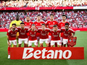 Benfica fue la gran figura de una jornada de Europa League con diez partidos, goleadas, triunfos visitantes y series abiertas.