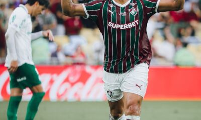 Fluminense remontó y venció 3-2 a Palmeiras, un resultado que vuelve a darle a Flamengo una oportunidad para acercarse a la cima del Brasileirão.