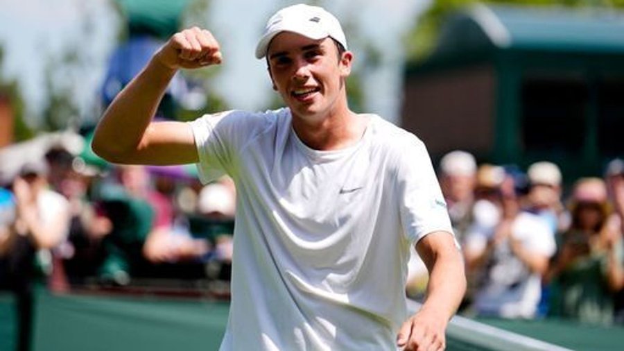 Oliver Tarvet comenzó Roehampton 2 con otra victoria ante Matheus Pucinelli de Almeida, pocos días después de consagrarse campeón en la misma sede. Loffhagen, Matusevich, Broom y Bonding también avanzaron.