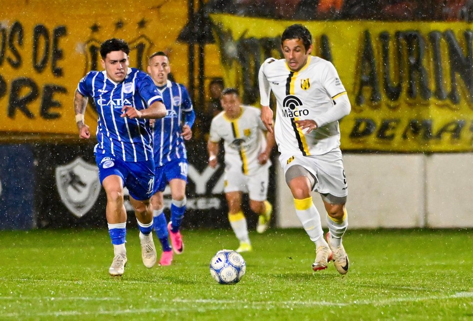 Deportivo Madryn superó 2-0 a Godoy Cruz y trepó en la Zona A. Central Norte tendrá esta noche una oportunidad clave frente a Deportivo Morón.