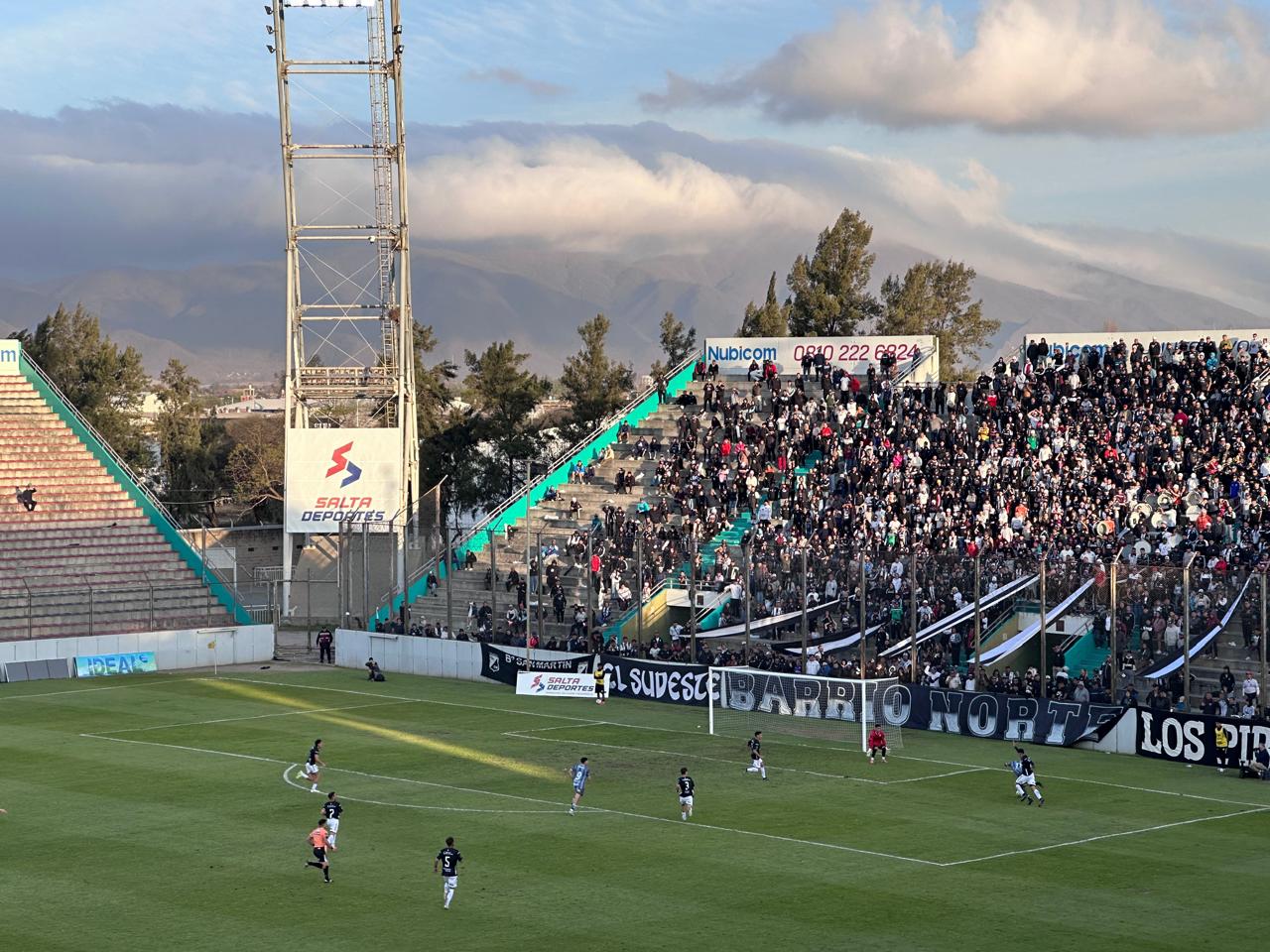 Central Norte y Gimnasia y Tiro empataron en el clásico salteño en el estadio Martearena
