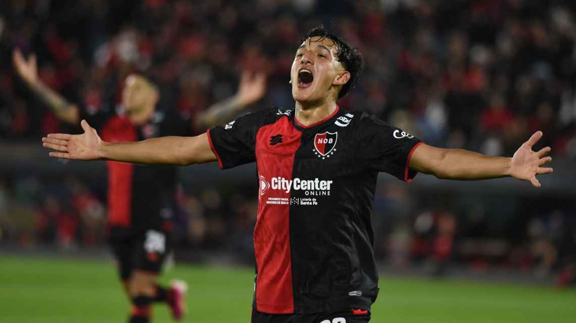 Newell’s superó 2-0 a Deportivo Riestra con una gran actuación de Facundo Guch y volvió a meterse entre los protagonistas de la Zona A.