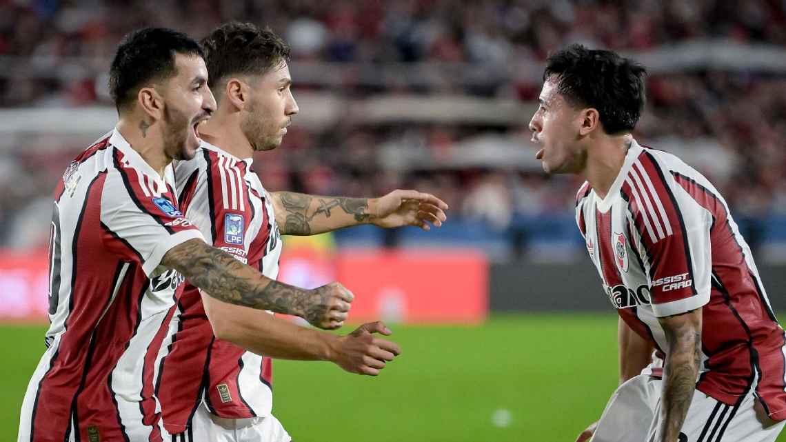 River superó 2-0 a Argentinos Juniors, logró su primera victoria en el Clausura y terminó con una dura racha de derrotas y sequía goleadora.