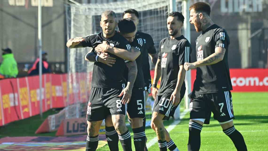 Riestra derrotó 2-0 a Estudiantes por el Clausura, con goles de Milton Céliz y Antony Alonso, y volvió a hacerse fuerte en el Guillermo Laza.