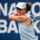 Swiatek dominó a Shnaider, Svitolina remontó ante Alexandrova y ambas se enfrentarán por un lugar en la final de Toronto.