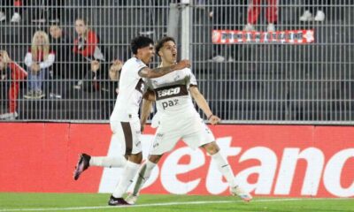 Cozzani atajó tres penales, Platense eliminó a Instituto y se metió entre los ocho mejores de la Copa Argentina.