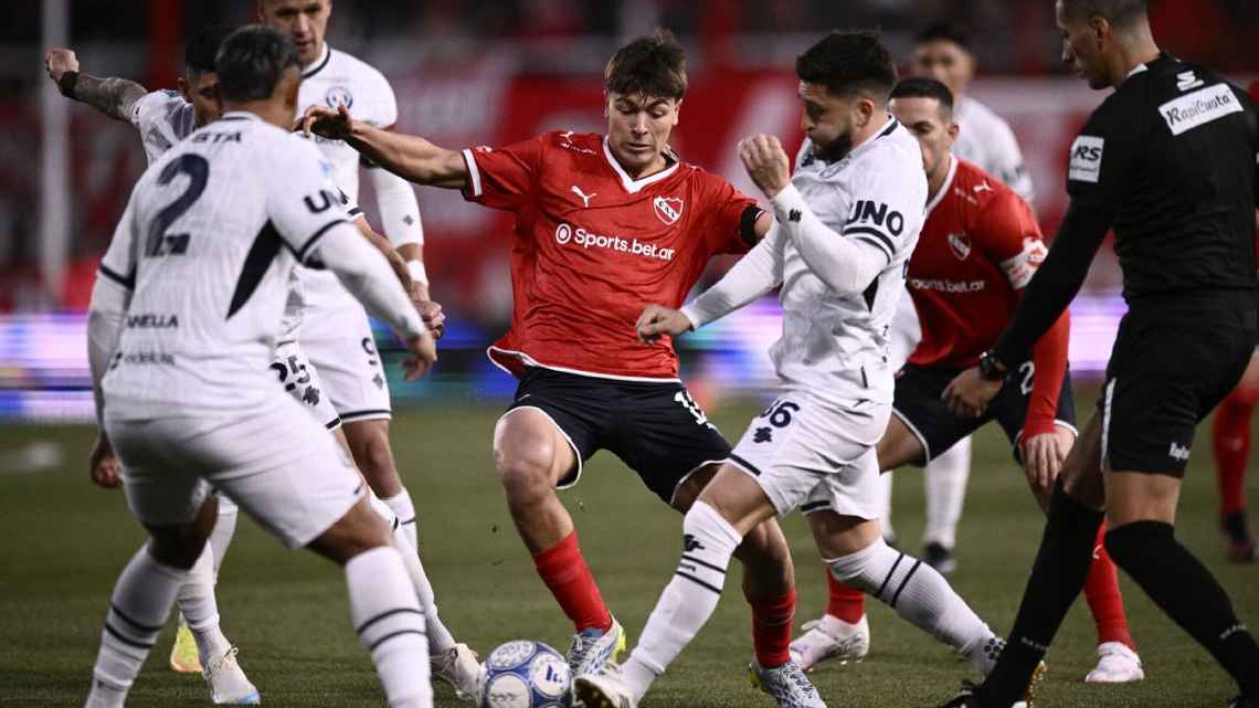 Independiente empató con Independiente Rivadavia en el debut de Jadson Viera