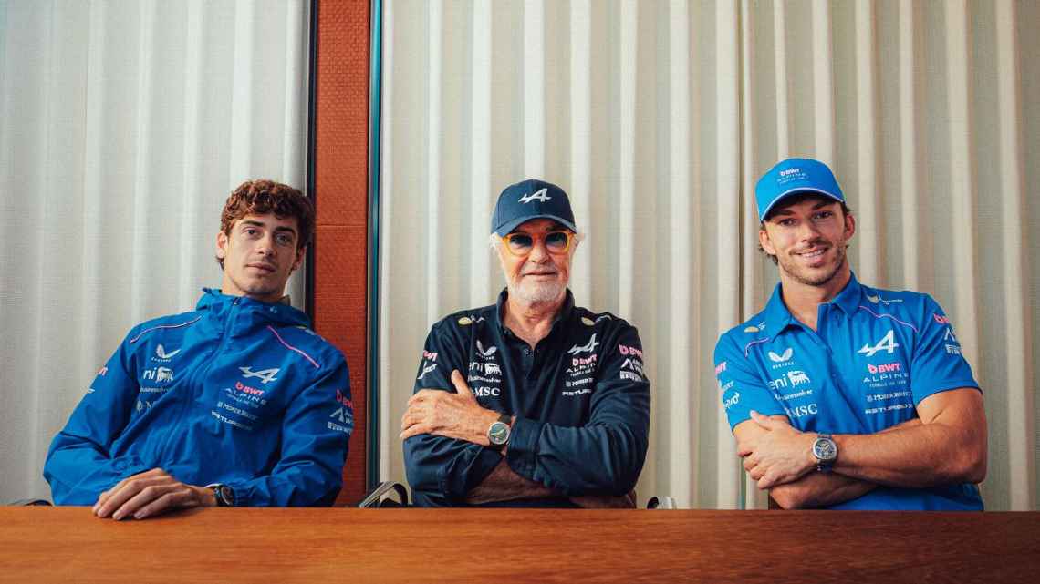 Franco Colapinto seguirá en Alpine durante la temporada 2027 de Fórmula 1. El argentino fue confirmado como piloto titular junto a Pierre Gasly tras su crecimiento durante 2026.