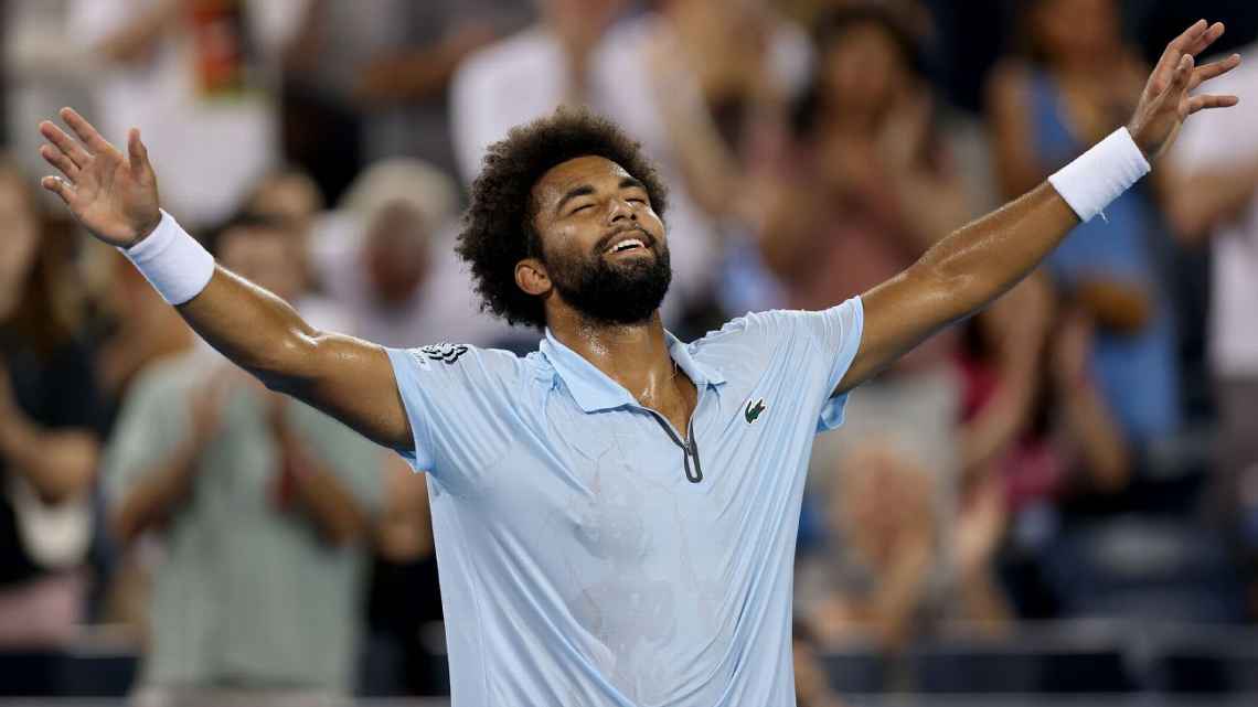 Arthur Fils derrotó a Frances Tiafoe en tres sets y conquistó el primer ATP Masters 1000 de su carrera en Cincinnati.