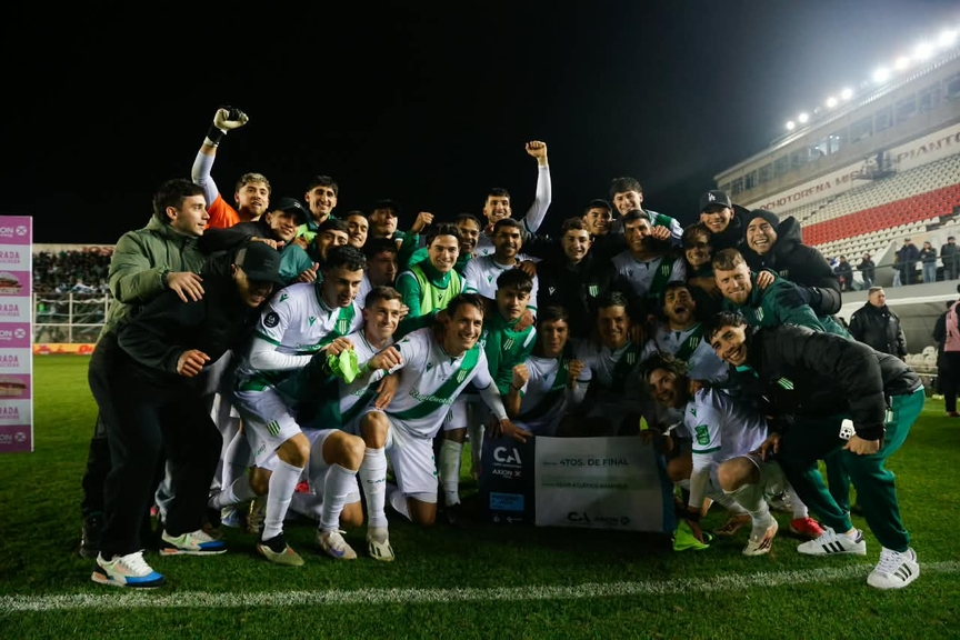 Banfield empató 2-2 con Midland, se impuso 4-3 en los penales con Sanguinetti como figura y avanzó a cuartos de final de la Copa Argentina.