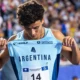 Matías Reynaga ganó la plata en los 10.000 metros de Santa Fe 2026 con 28:26.17 y le dio a Argentina su primera medalla en atletismo.