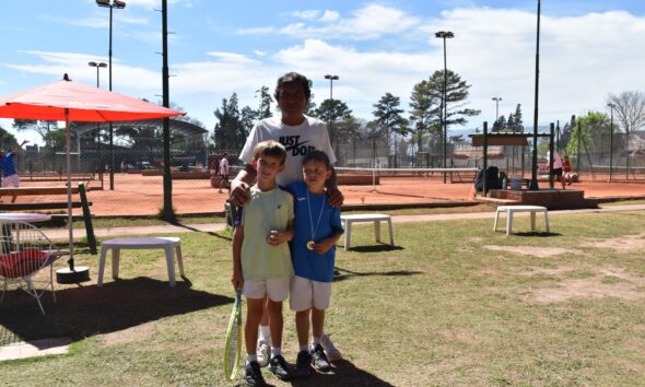 El Provincial de Menores consagró a sus campeones en singles, dobles y Second Chance en el Jockey Club de Salta.