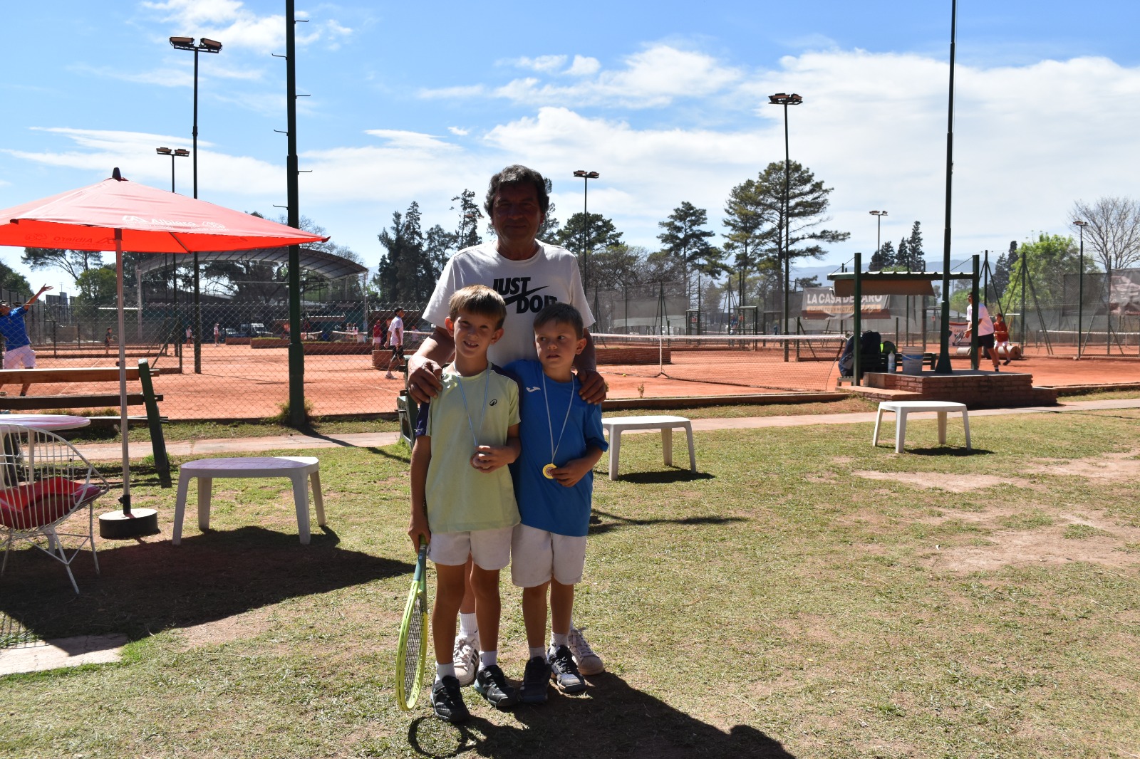 El Provincial de Menores consagró a sus campeones en singles, dobles y Second Chance en el Jockey Club de Salta.