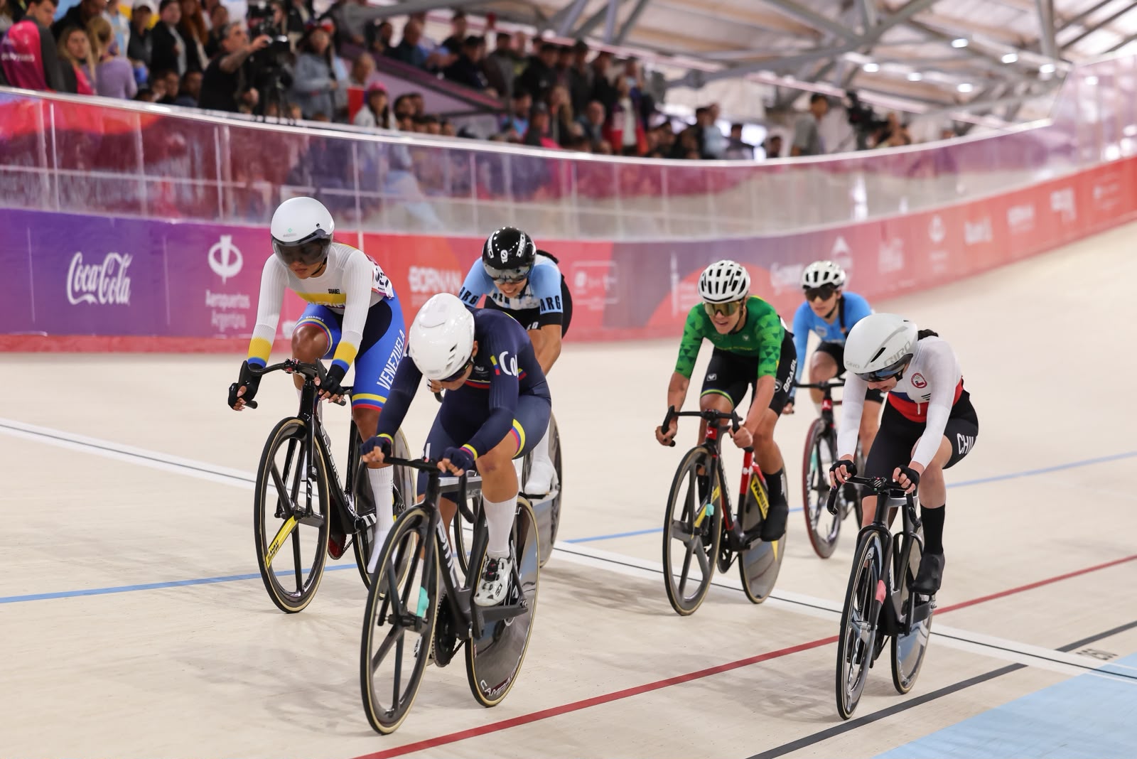 Colombia ganó dos oros en el ciclismo de pista de Santa Fe 2026 y Argentina celebró los bronces de Julieta Benedetti y Lucas Vilar.