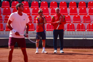 La Copa Davis vuelve con 33 eliminatorias en seis continentes: siete lugares para la Final 8 estarán en juego y Argentina recibirá a Turquía en Neuquén.