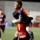 Limache quedó a dos puntos de la zona internacional y Coquimbo volvió al triunfo en la puesta al día del torneo chileno.