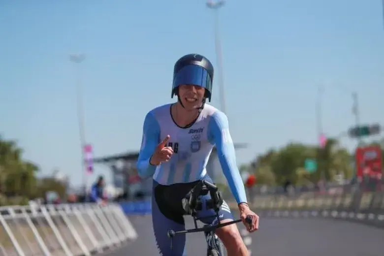 Mateo Kalejman ganó la contrarreloj individual masculina de los Juegos Suramericanos 2026 en Rafaela y cortó una sequía argentina de 16 años.