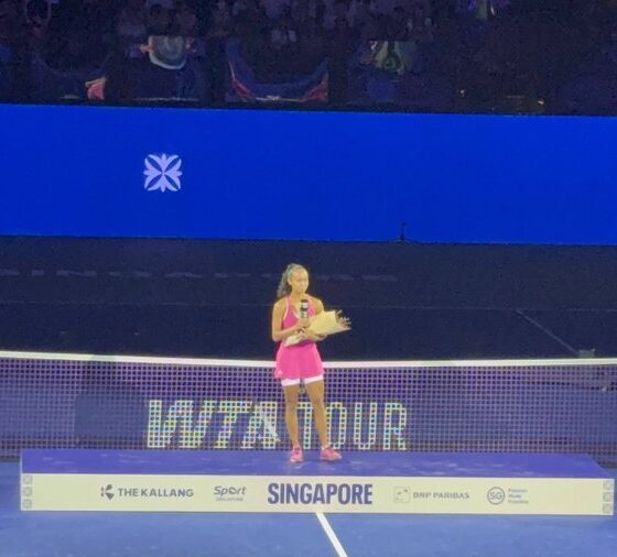 Leylah Fernández derrotó a Talia Gibson por 7-5 y 6-0 y se consagró campeona del WTA 500 de Singapur. Es el sexto título WTA de su carrera y el primero de la temporada 2026.
