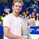 Alejandro Davidovich Fokina derrotó a Hubert Hurkacz en sets corridos y se quedó con el título en Chengdu.