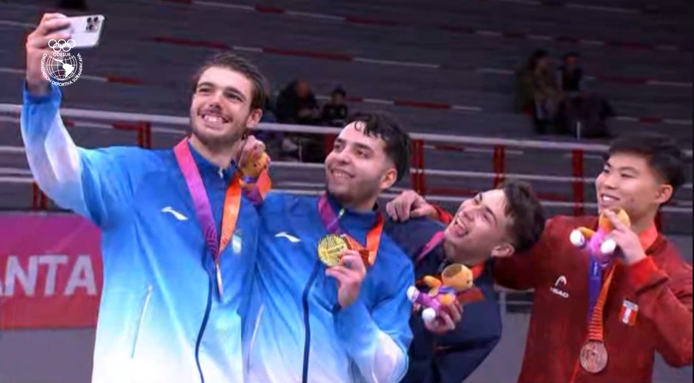 Los medallistas argentinos de gimnasia artística y esgrima contaron sus emociones y destacaron el apoyo del público en Santa Fe 2026.