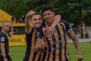 Excursionistas goleó a Real Pilar y se mantiene líder con 74 puntos. Arsenal sigue a cinco y Dock Sud cerró la jornada con un 2-1 agónico ante Flandria.