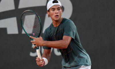 La segunda ronda masculina dejó las sorpresivas eliminaciones de Michael Antonius y Ziga Sesko. Luis Guto Miguel y Keaton Hance siguen firmes.