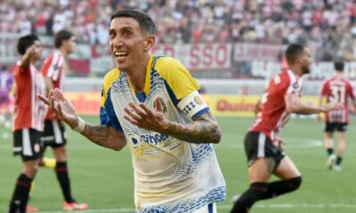 Con dos goles de Ángel Di María y otro de Julián Fernández, Rosario Central remontó ante Estudiantes, ganó 3-1 y levantó la Supercopa Internacional.