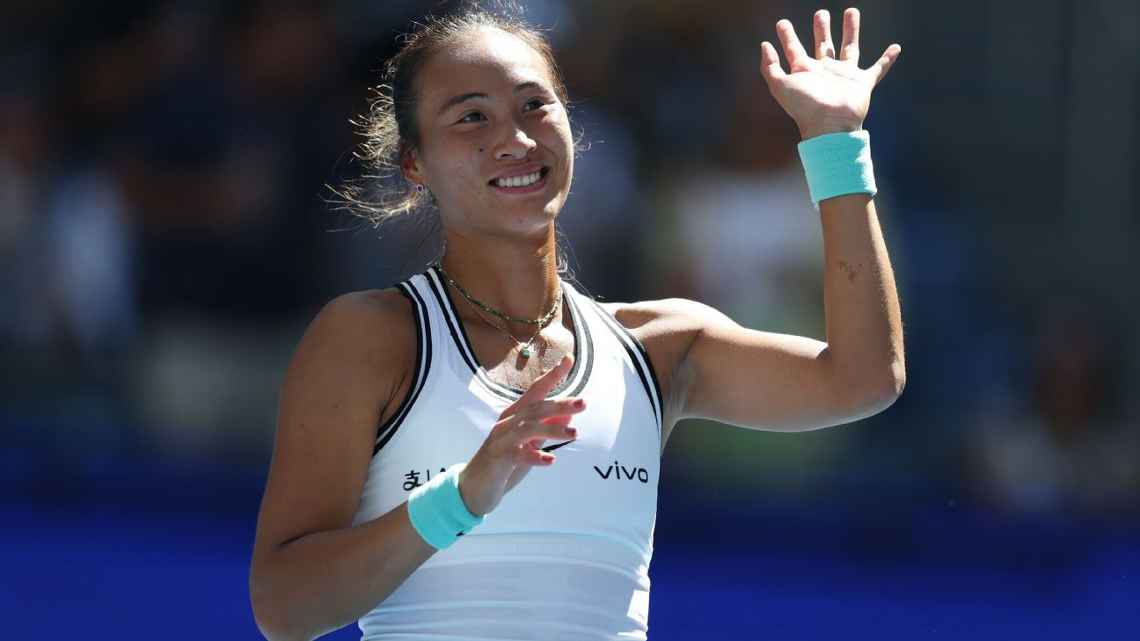 Qinwen Zheng dio el gran golpe ante Iga Swiatek, mientras Rybakina, Gauff y Andreeva completaron los cuartos de final del US Open 2026.