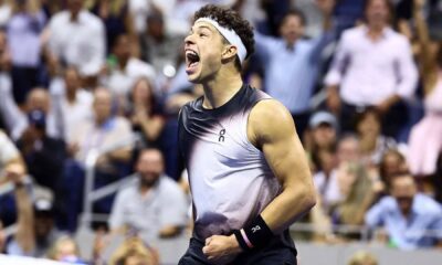 Ben Shelton eliminó a Carlos Alcaraz en cinco sets y jugará la semifinal del US Open 2026 ante Frances Tiafoe.
