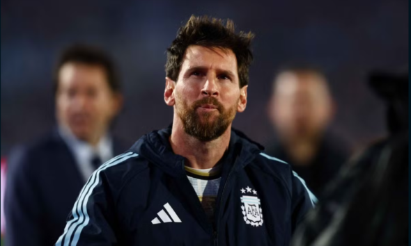 Lionel Messi se despidió de la Selección Argentina con un gol y dos asistencias en el 3-0 ante Benín. Lágrimas, homenajes y una noche histórica en el Monumental.