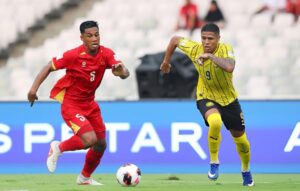 Malasia e Indonesia avanzaron en la FIFA ASEAN Cup tras eliminar a Vietnam y Tailandia.