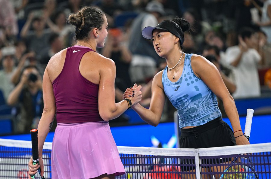 Sabalenka quedó eliminada ante Ann Li, mientras Swiatek, Ostapenko, Svitolina y Fernández avanzaron en una jornada de grandes resultados del circuito WTA.