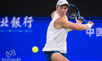 Swiatek, Svitolina y Ostapenko siguen adelante en el circuito WTA, mientras Kartal sorprende a Paolini y Shnaider elimina a Muchova