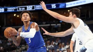 Toronto ganó por 50 puntos, Golden State derrotó a los Lakers y Austin Reaves fue el máximo anotador de una intensa jornada de pretemporada NBA.