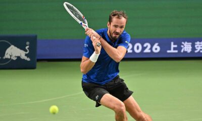 Rafael Jódar y Daniil Medvedev completaron las semifinales de Shanghái tras derrotar a Casper Ruud y Tommy Paul en dos encuentros definidos en tres sets.