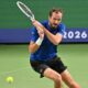 Rafael Jódar y Daniil Medvedev completaron las semifinales de Shanghái tras derrotar a Casper Ruud y Tommy Paul en dos encuentros definidos en tres sets.