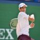 Medvedev venció a Tsitsipas, Jódar remontó ante Van de Zandschulp y Tommy Paul eliminó a Bergs. Ruud también avanzó tras el retiro de Auger-Aliassime.