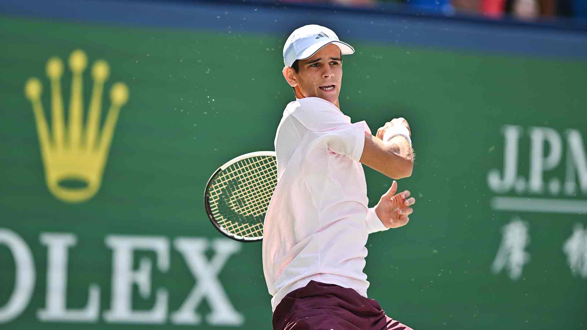 Medvedev venció a Tsitsipas, Jódar remontó ante Van de Zandschulp y Tommy Paul eliminó a Bergs. Ruud también avanzó tras el retiro de Auger-Aliassime.