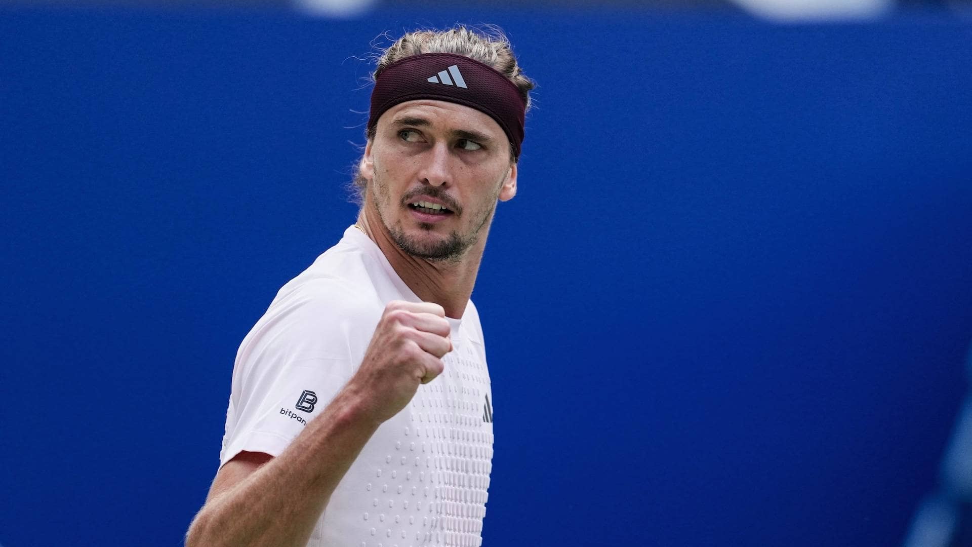 El Masters 1000 de Shanghái tuvo una nueva jornada de definiciones: De Miñaur y Gea ganaron en dos sets, mientras Zverev y Davidovich Fokina avanzaron tras exigentes partidos a tres parciales.
